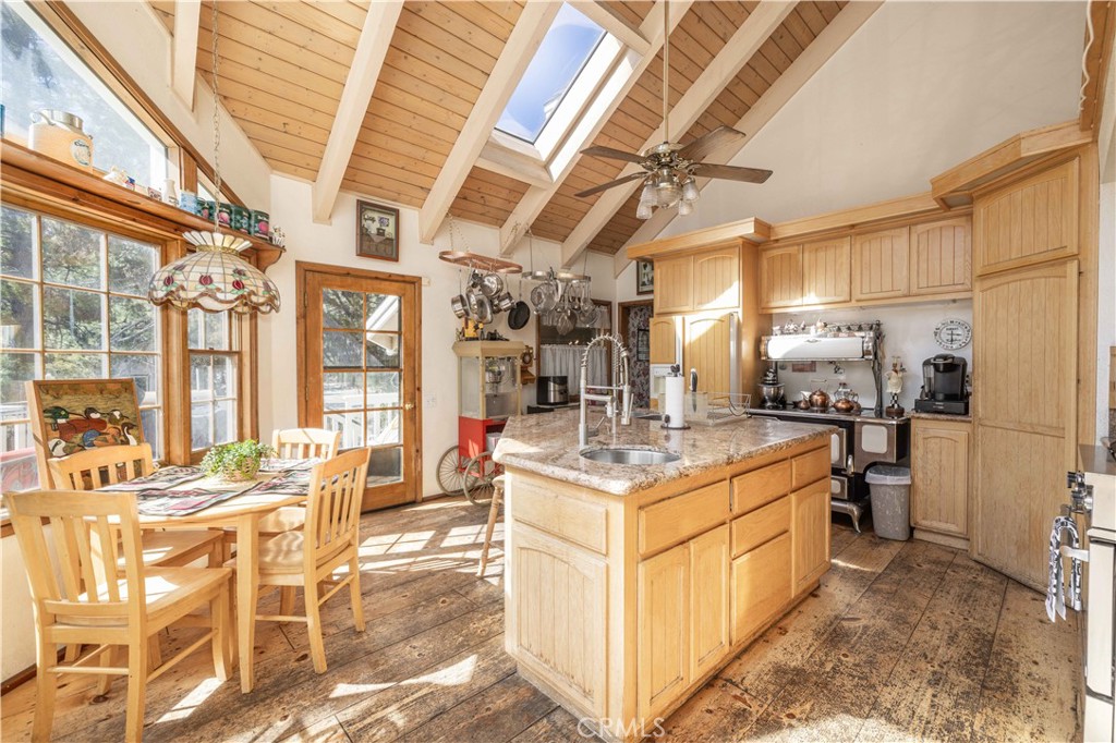 main property photo 14