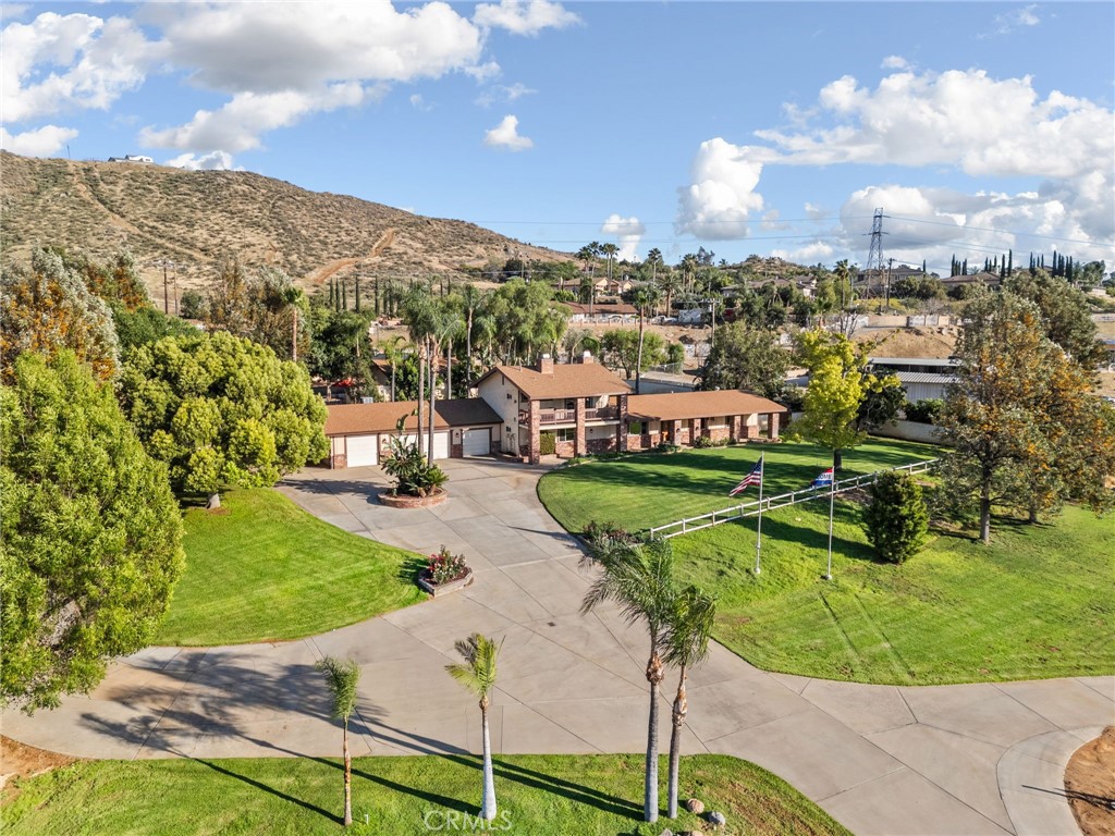 main property photo 17