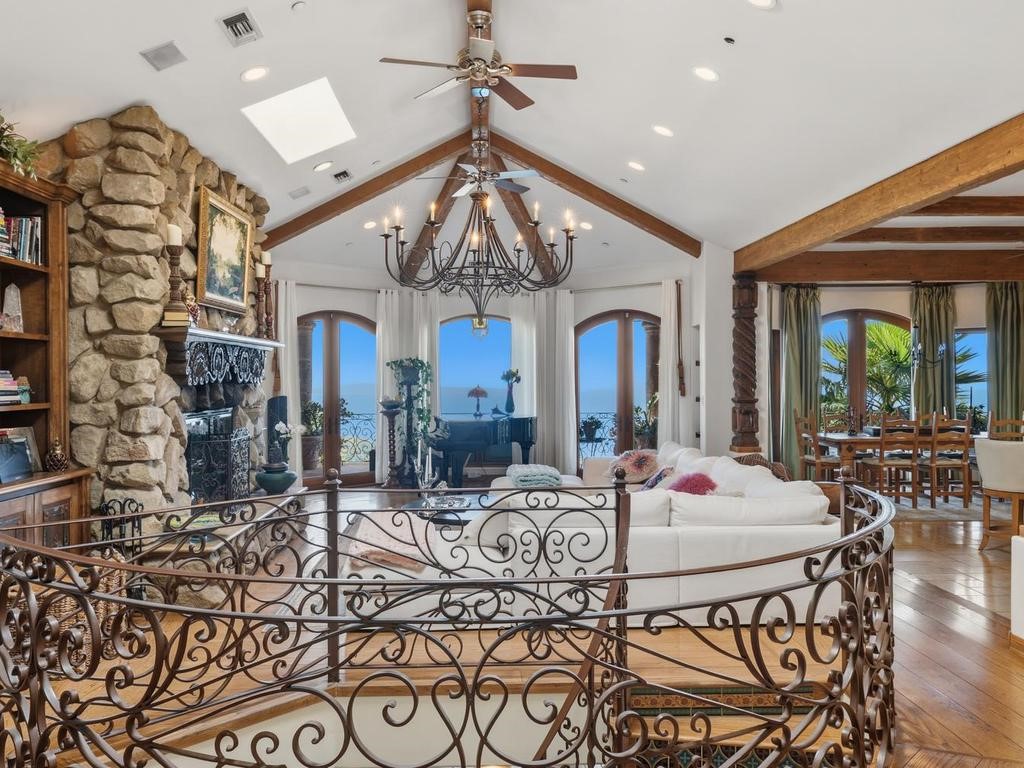 main property photo 12