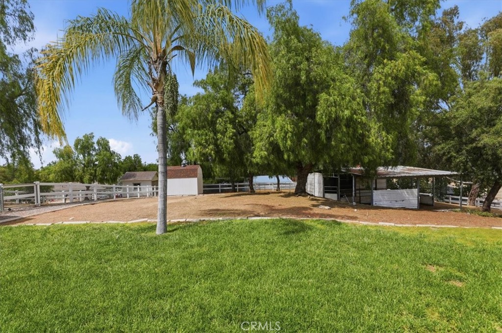 main property photo 28
