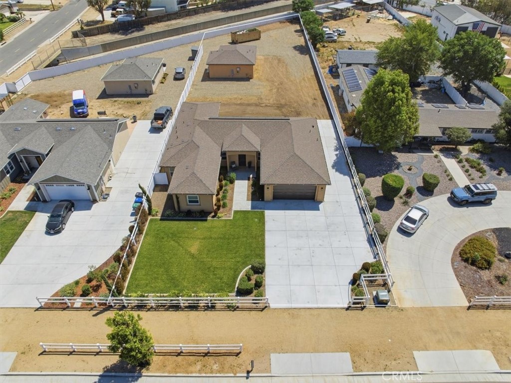 main property photo 4