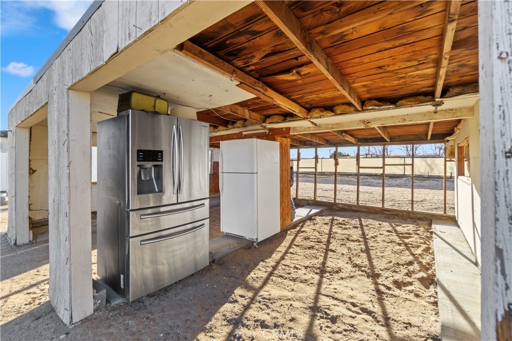 main property photo 23