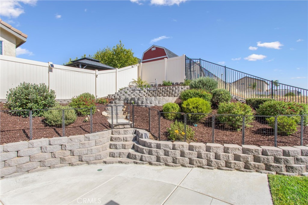 main property photo 34