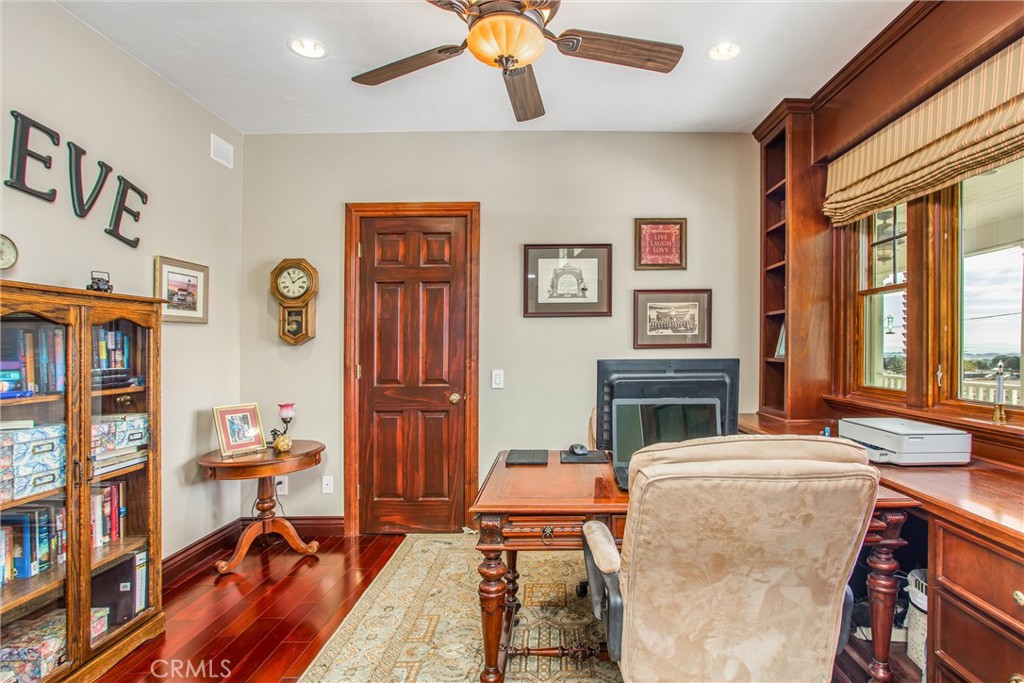 main property photo 8