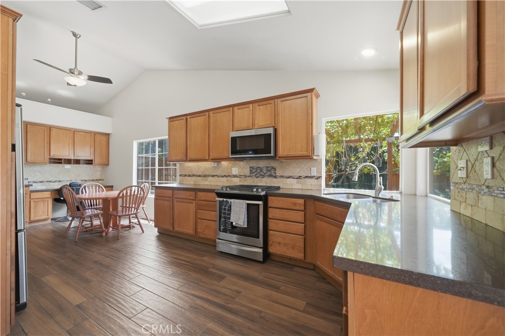 main property photo 15