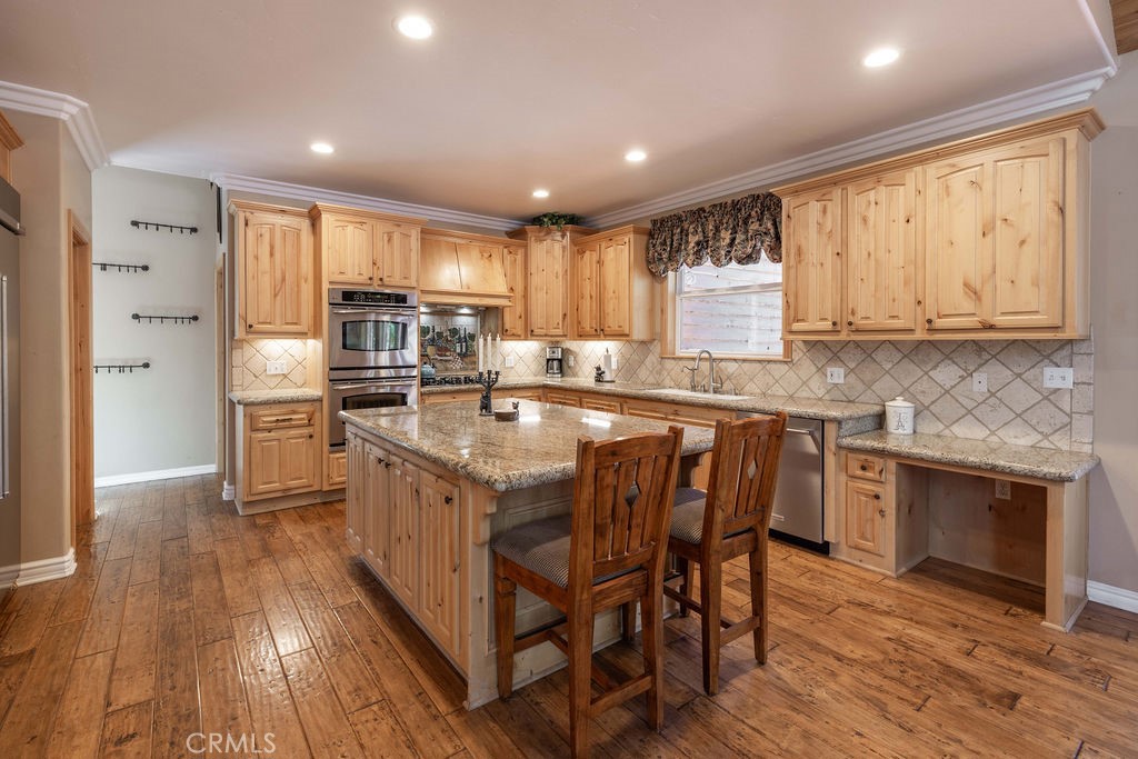 main property photo 12