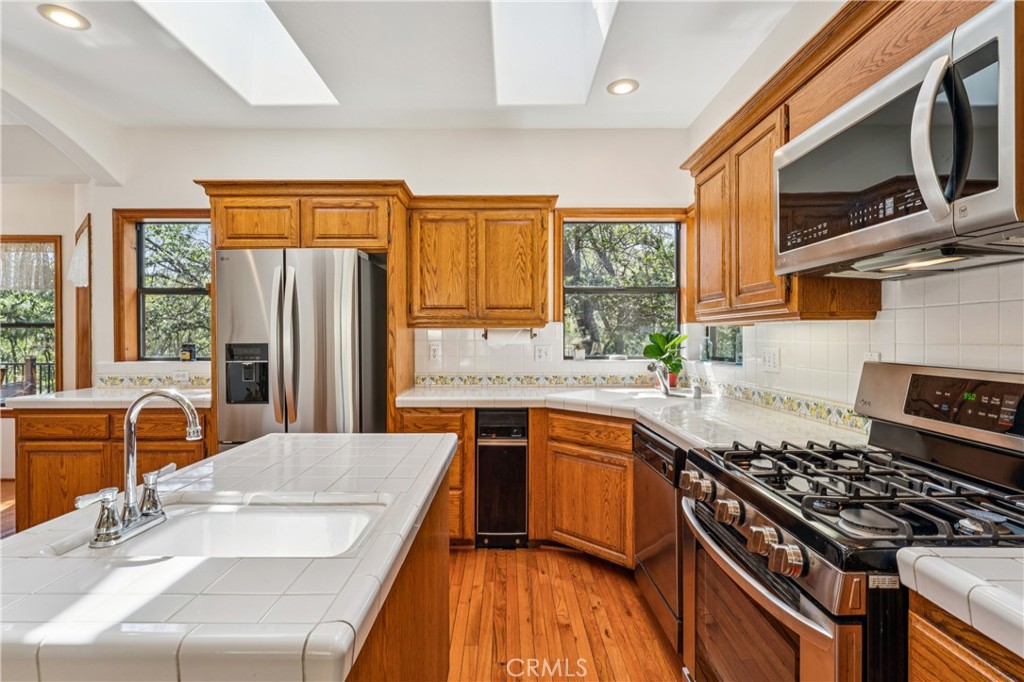main property photo 12