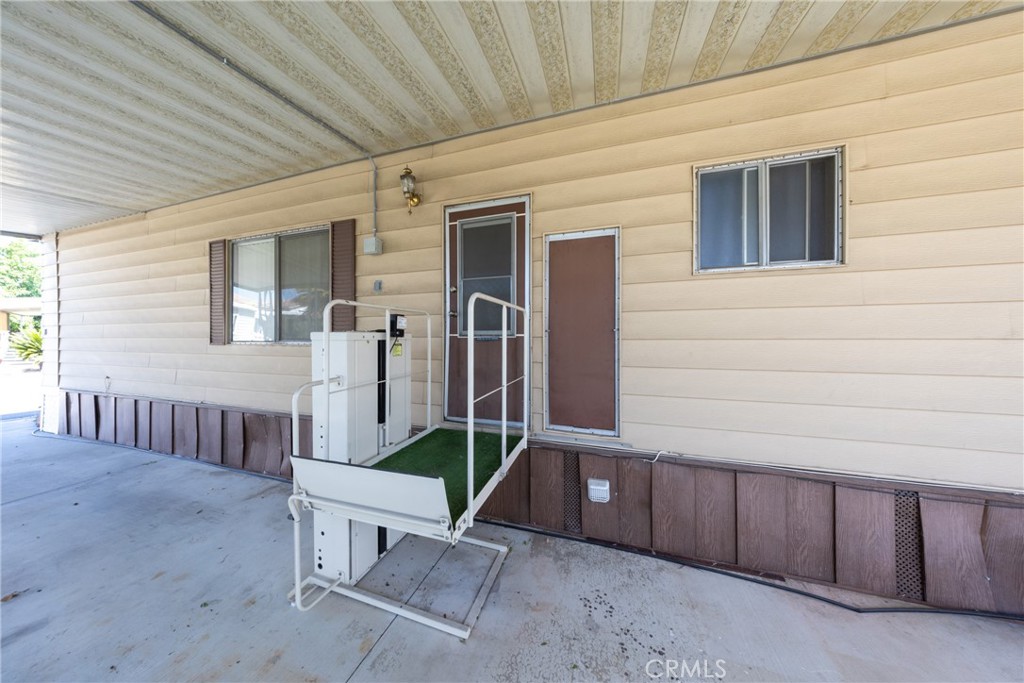 main property photo 28