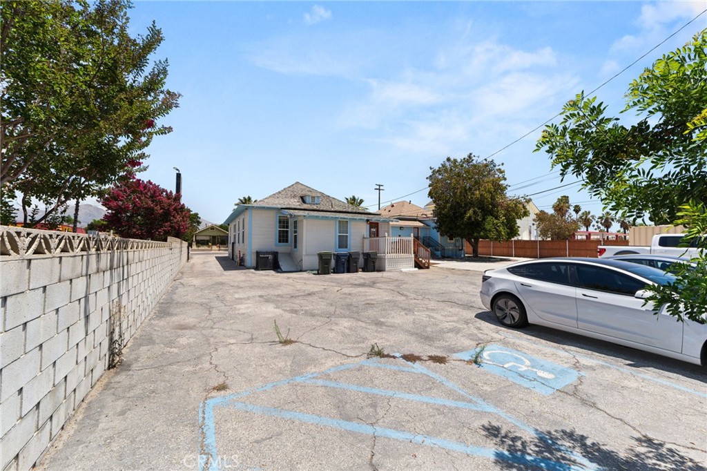 main property photo 29