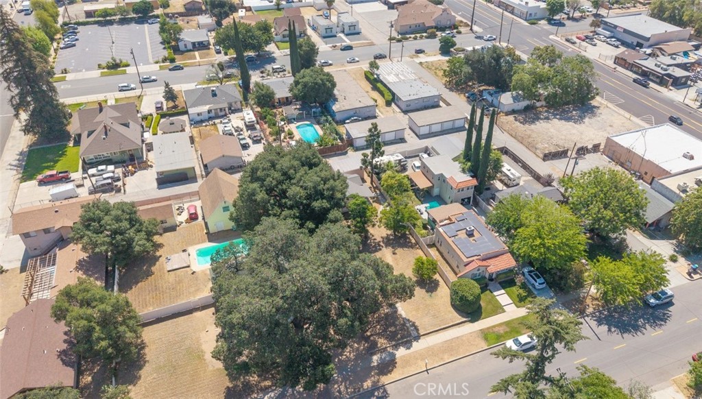 main property photo 28