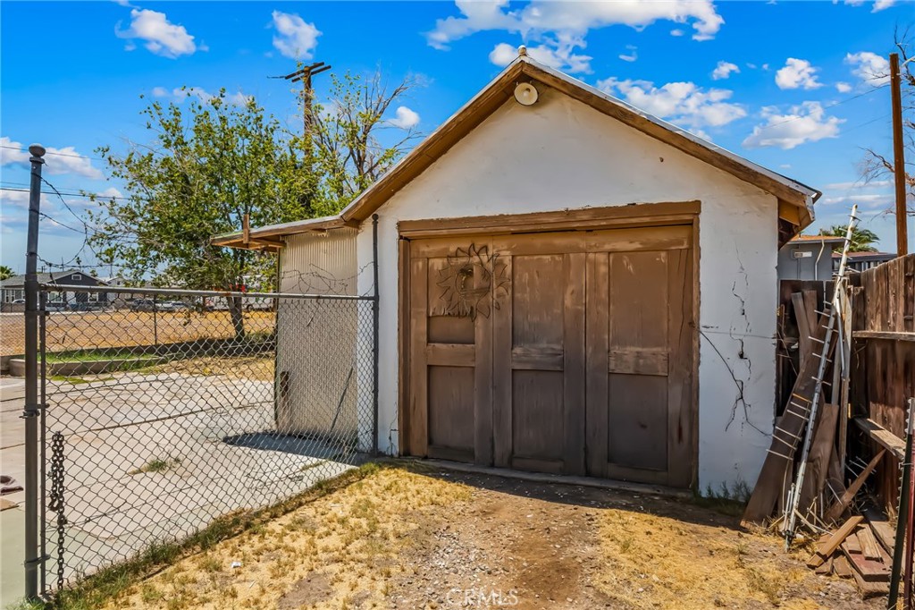 main property photo 13