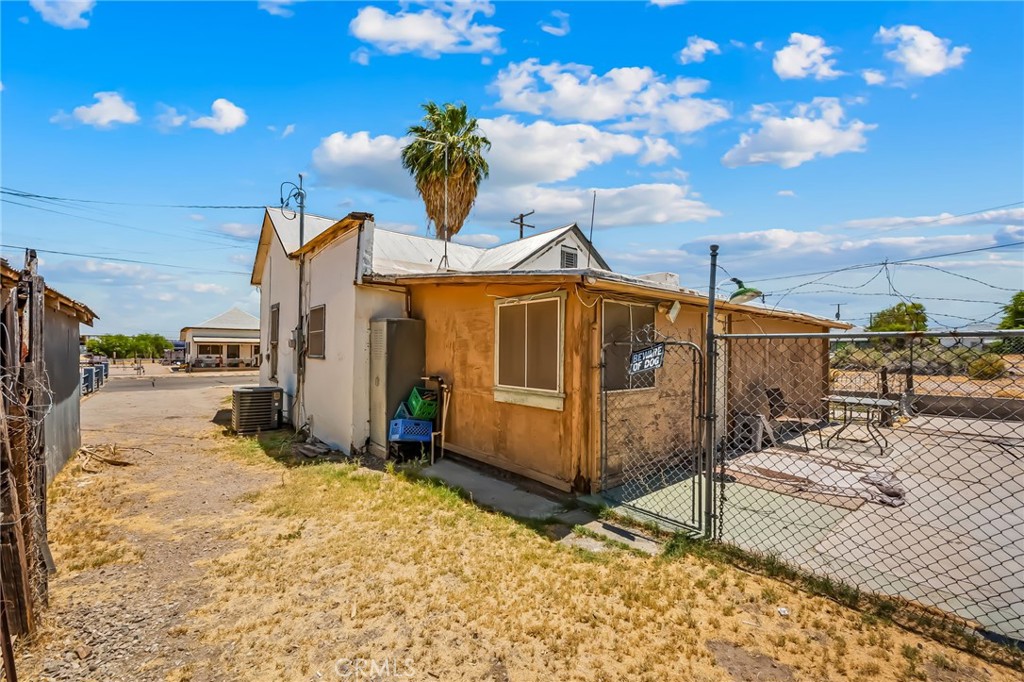 main property photo 14