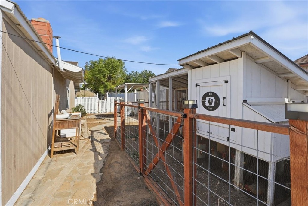 main property photo 36