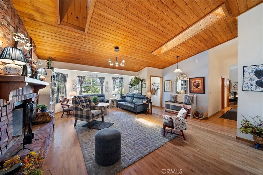 main property photo 11
