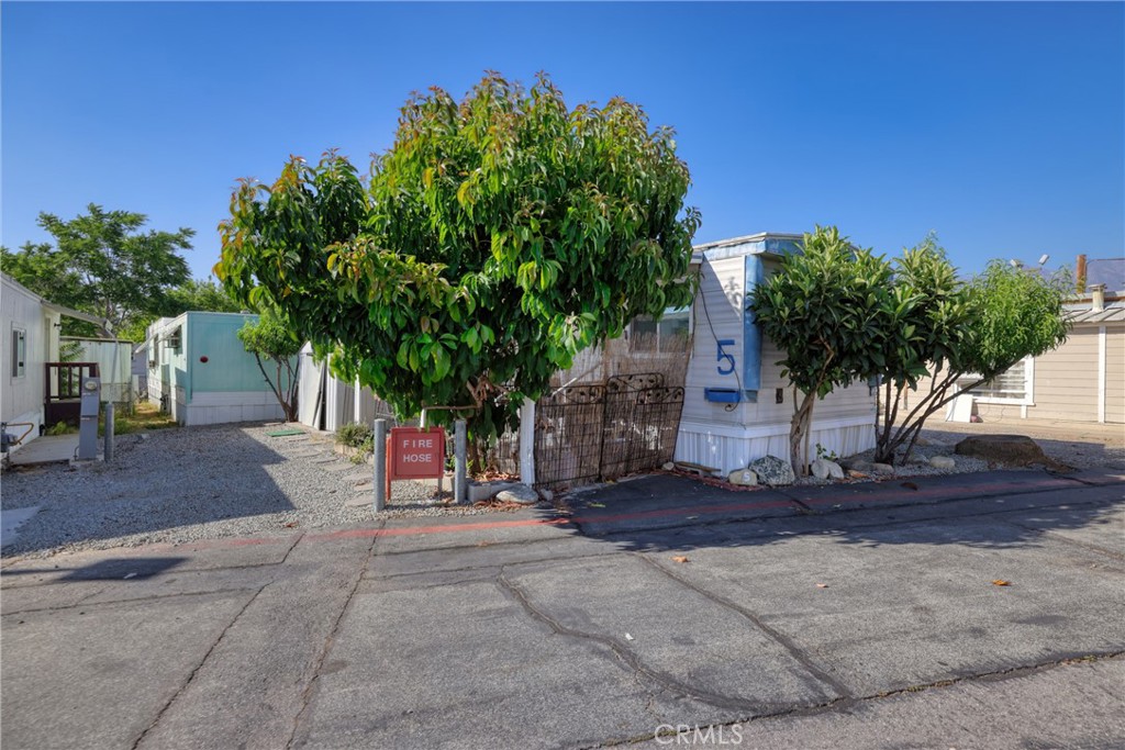 main property photo 11