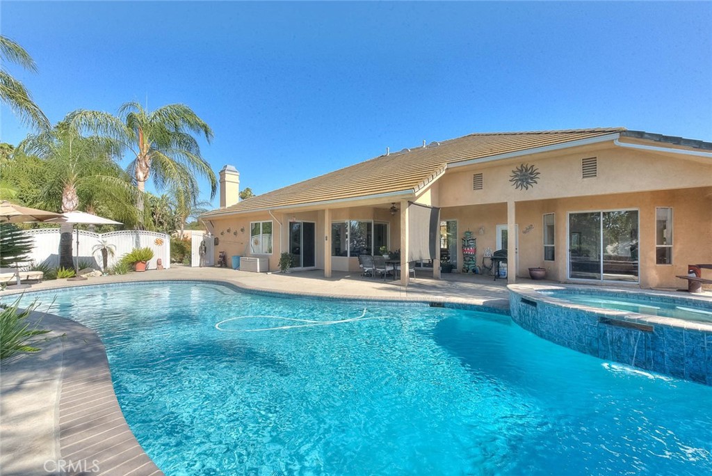 main property photo 15
