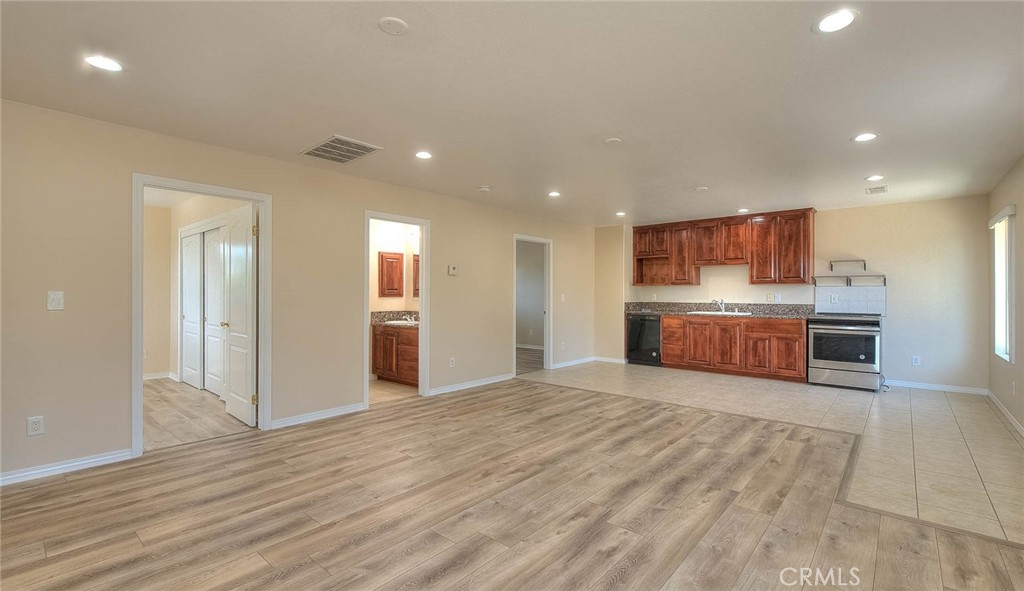 main property photo 67