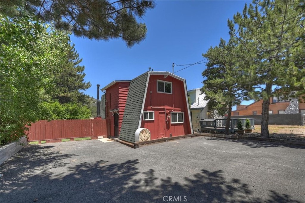 main property photo 4