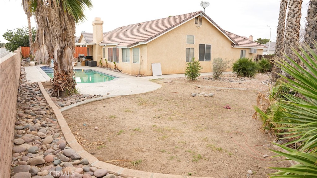 main property photo 13