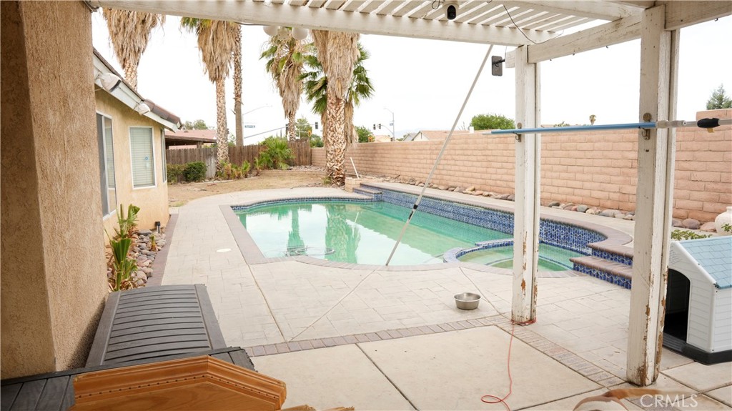 main property photo 18