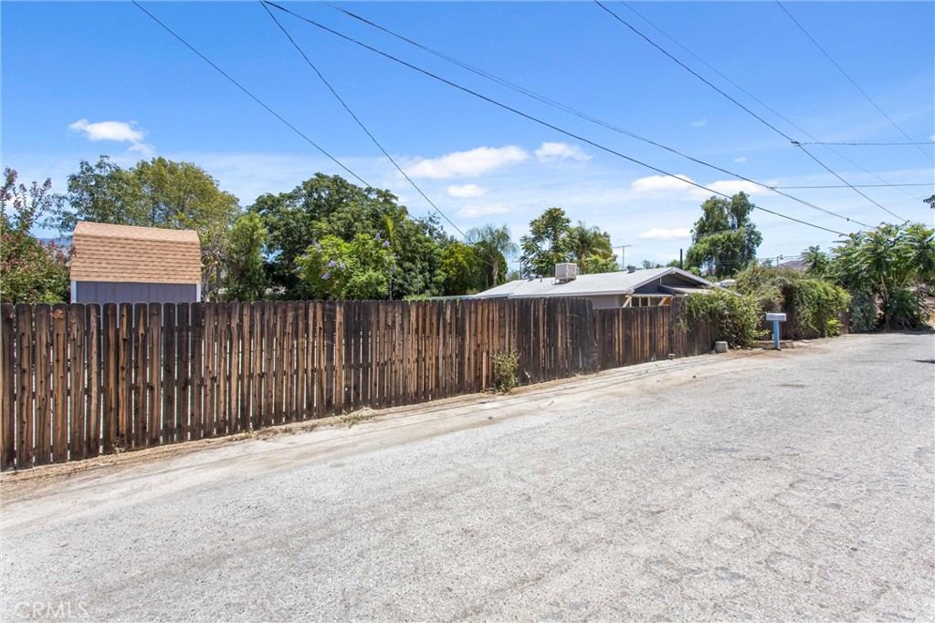 main property photo 40