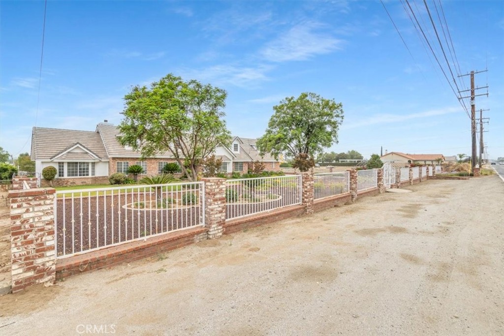 main property photo 6