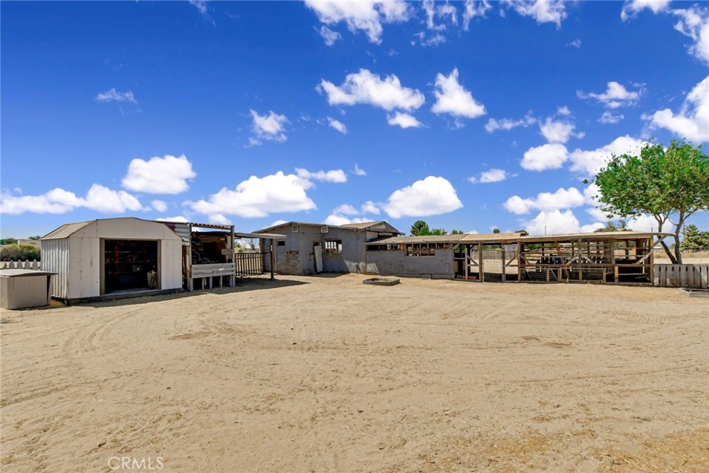 main property photo 28