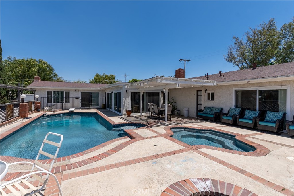 main property photo 23