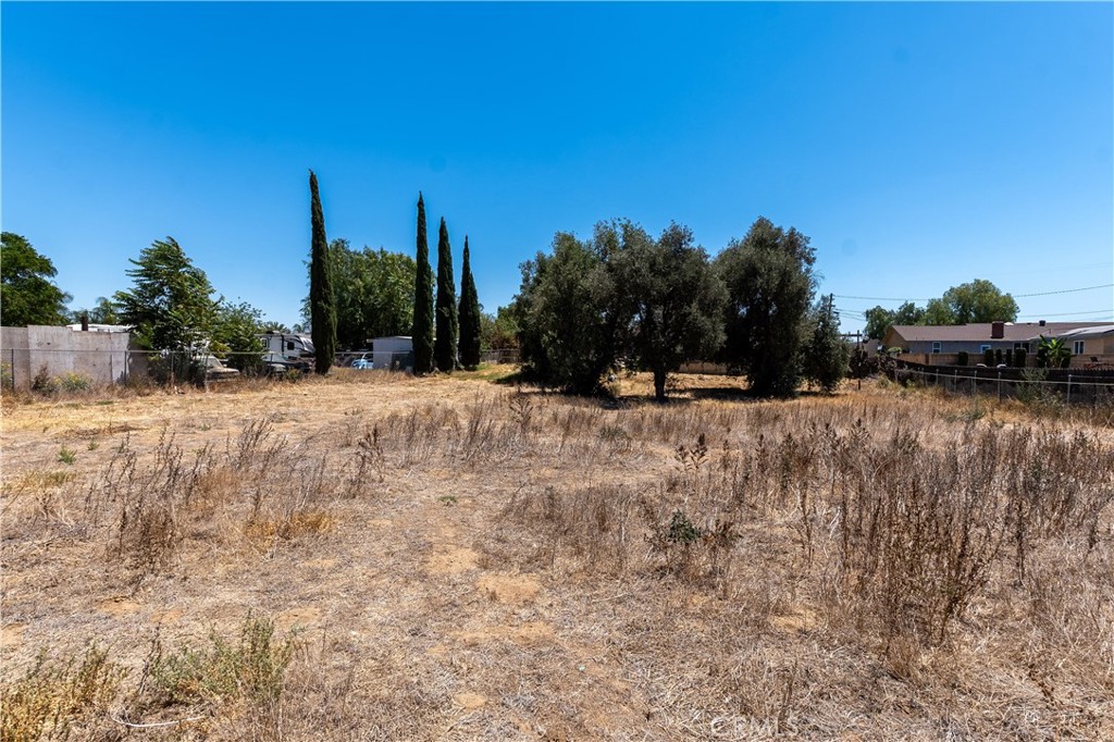 main property photo 37
