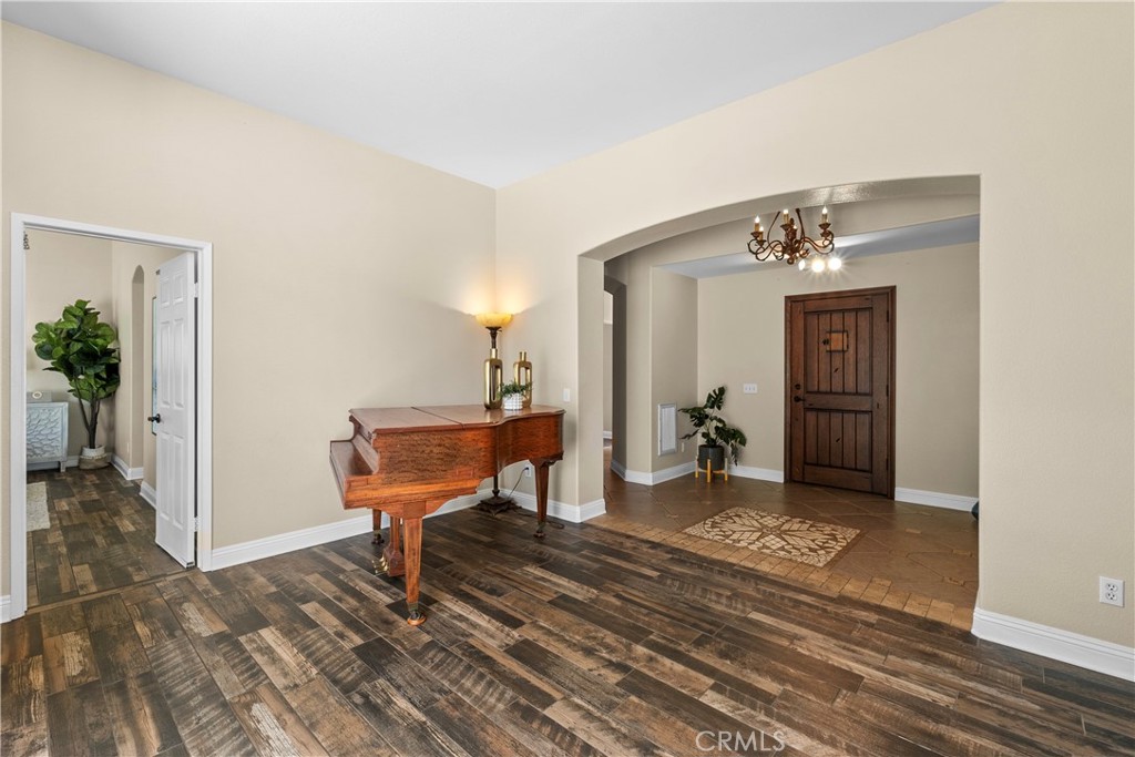 main property photo 6