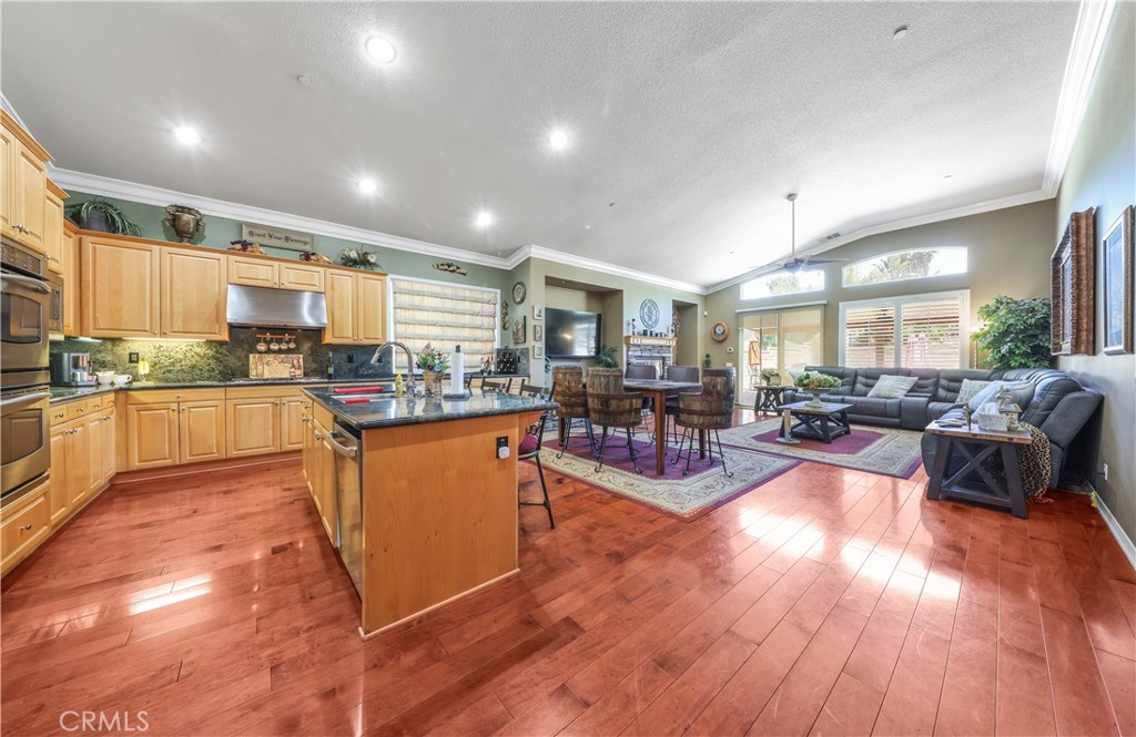 main property photo 13