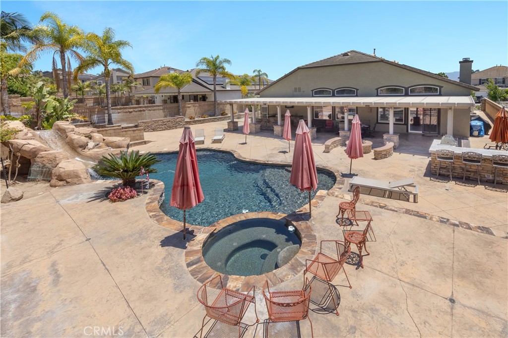 main property photo 40