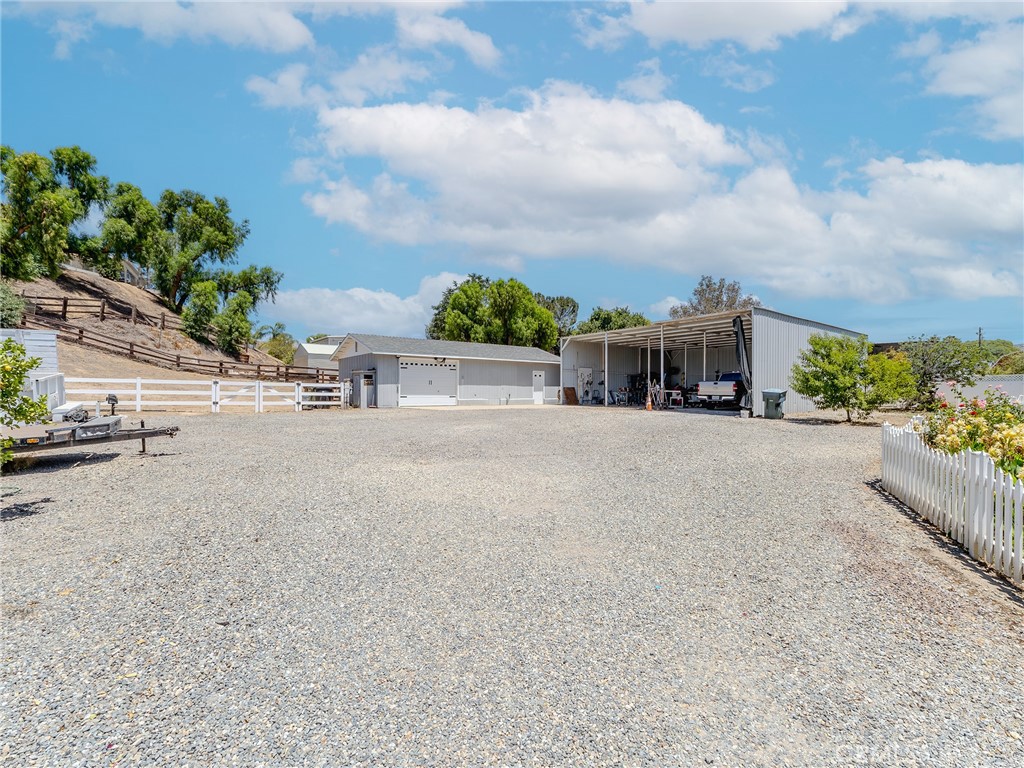 main property photo 28