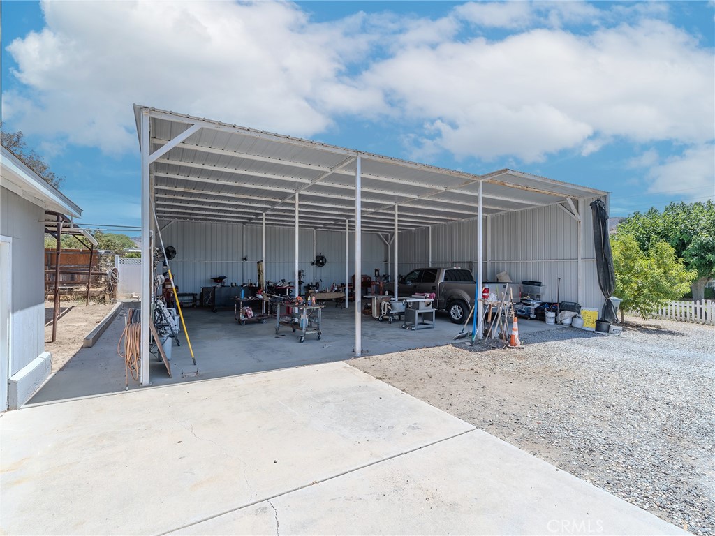 main property photo 30