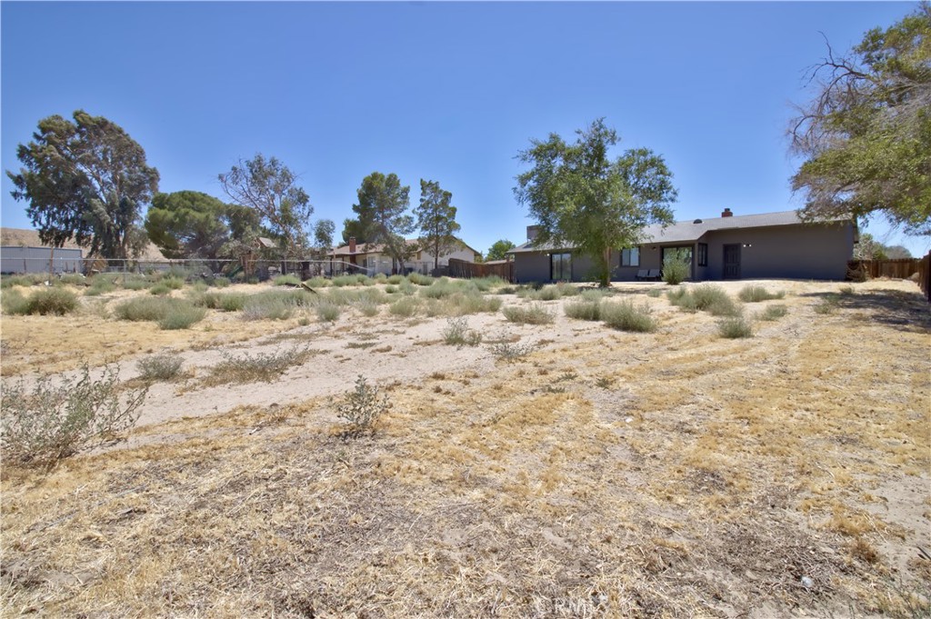 main property photo 23