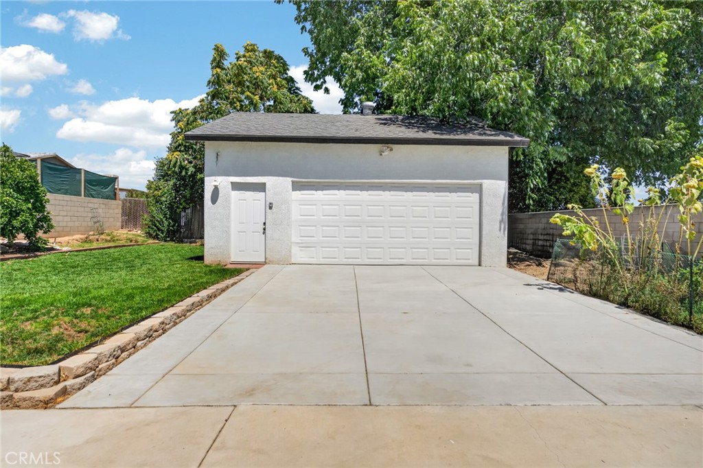 main property photo 37
