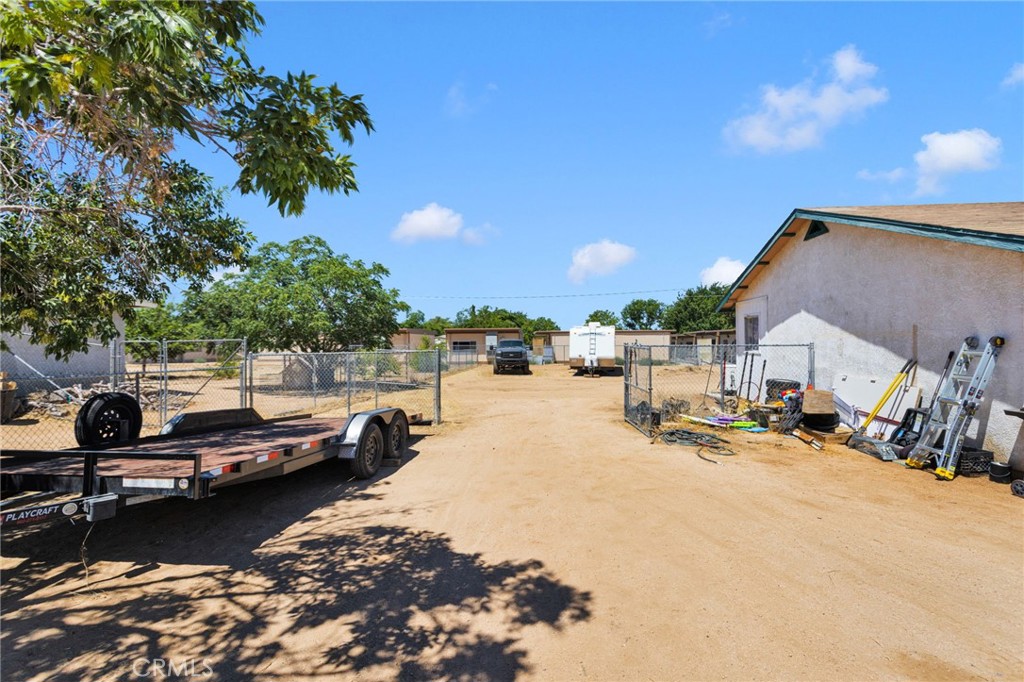 main property photo 23
