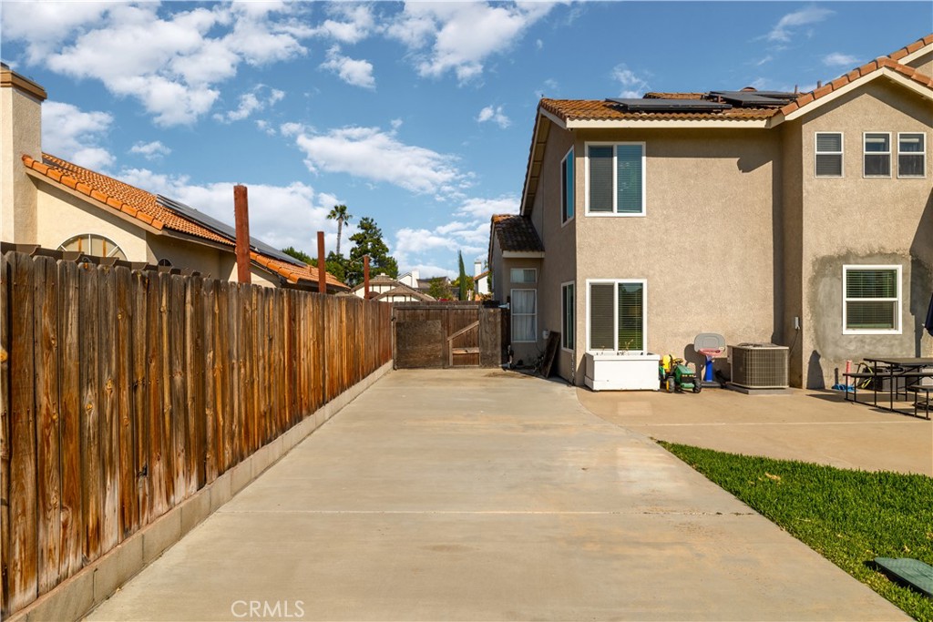main property photo 25