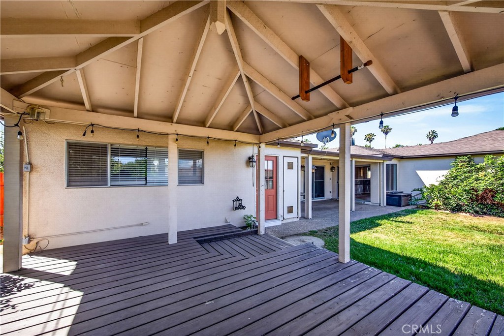 main property photo 28