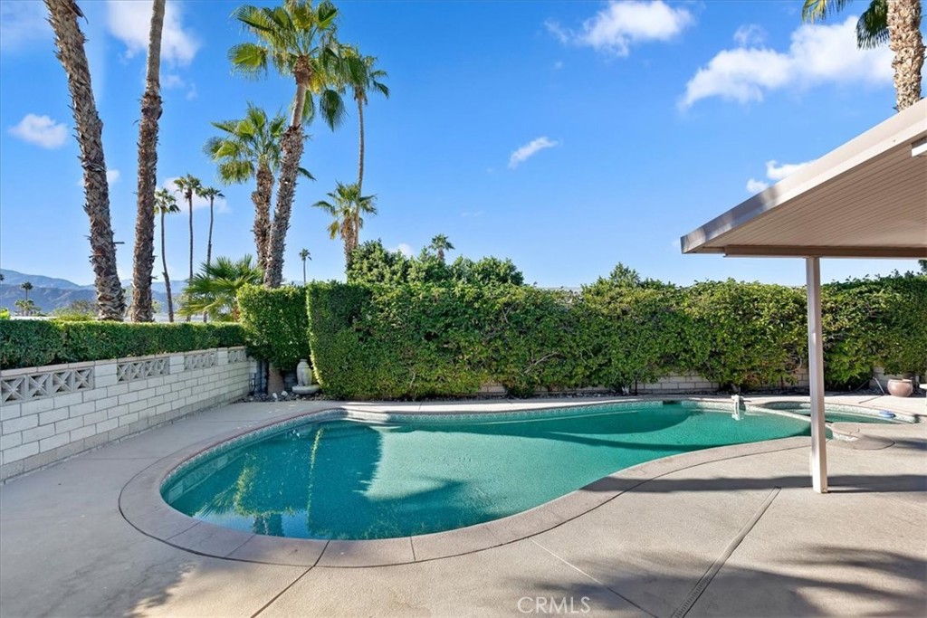 main property photo 28