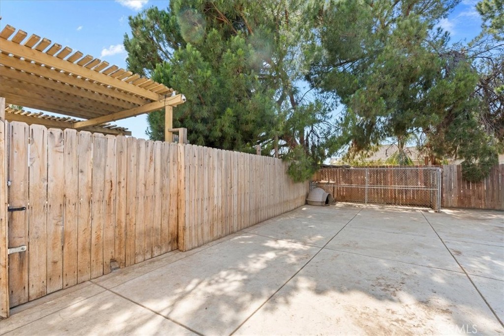 main property photo 13