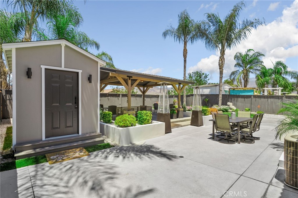 main property photo 30
