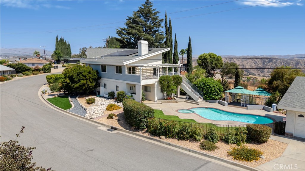 main property photo 4