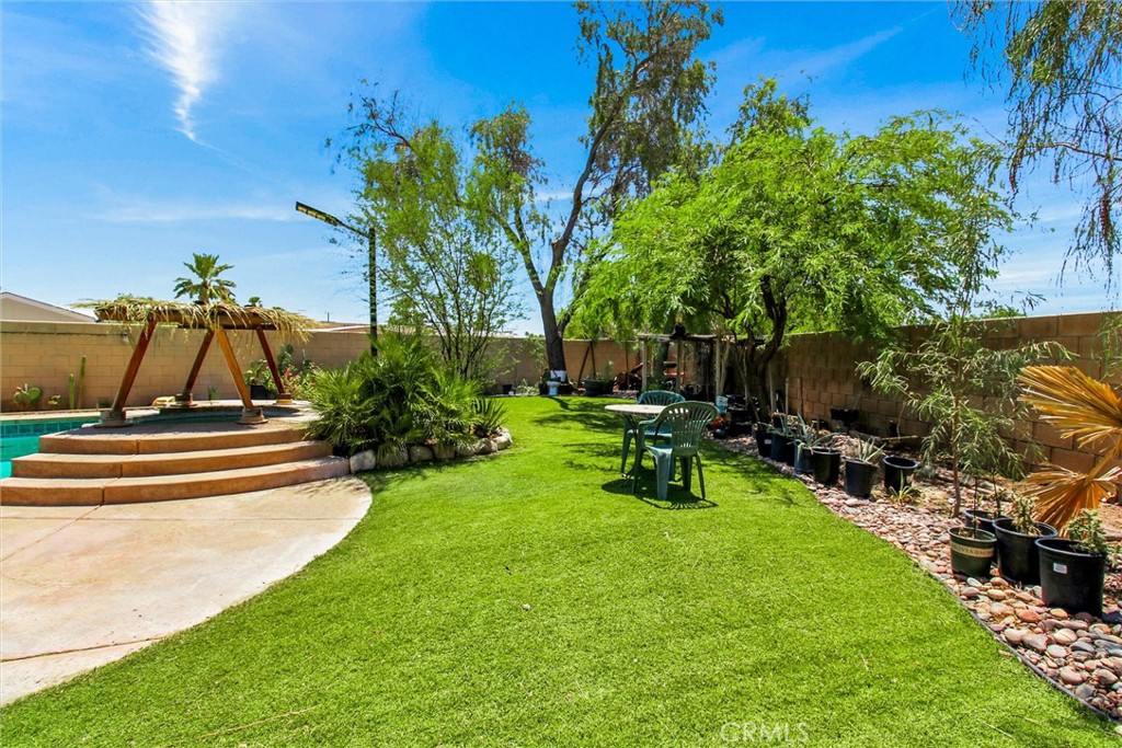 main property photo 30