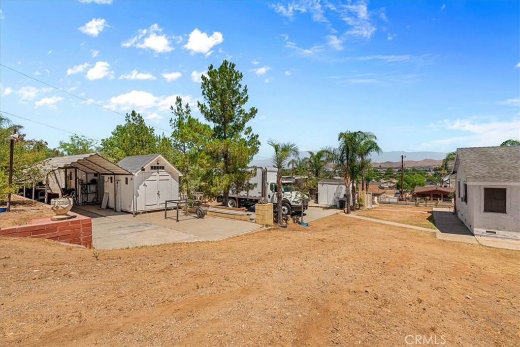main property photo 28