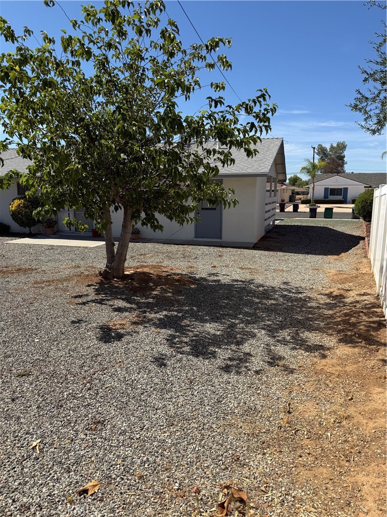 main property photo 28