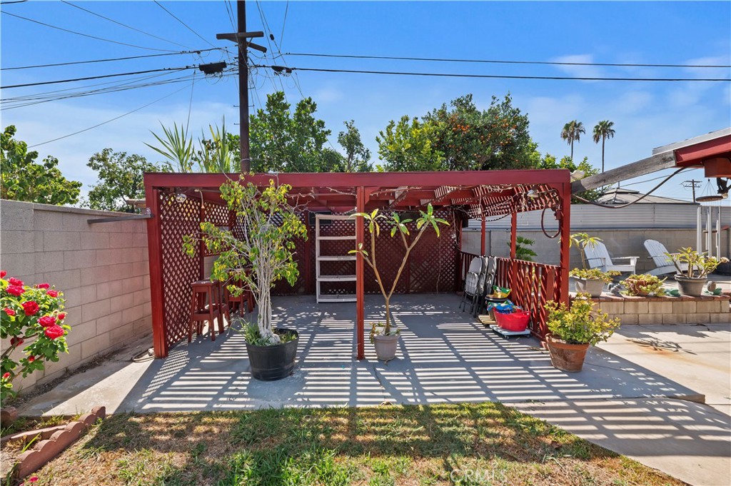 main property photo 29