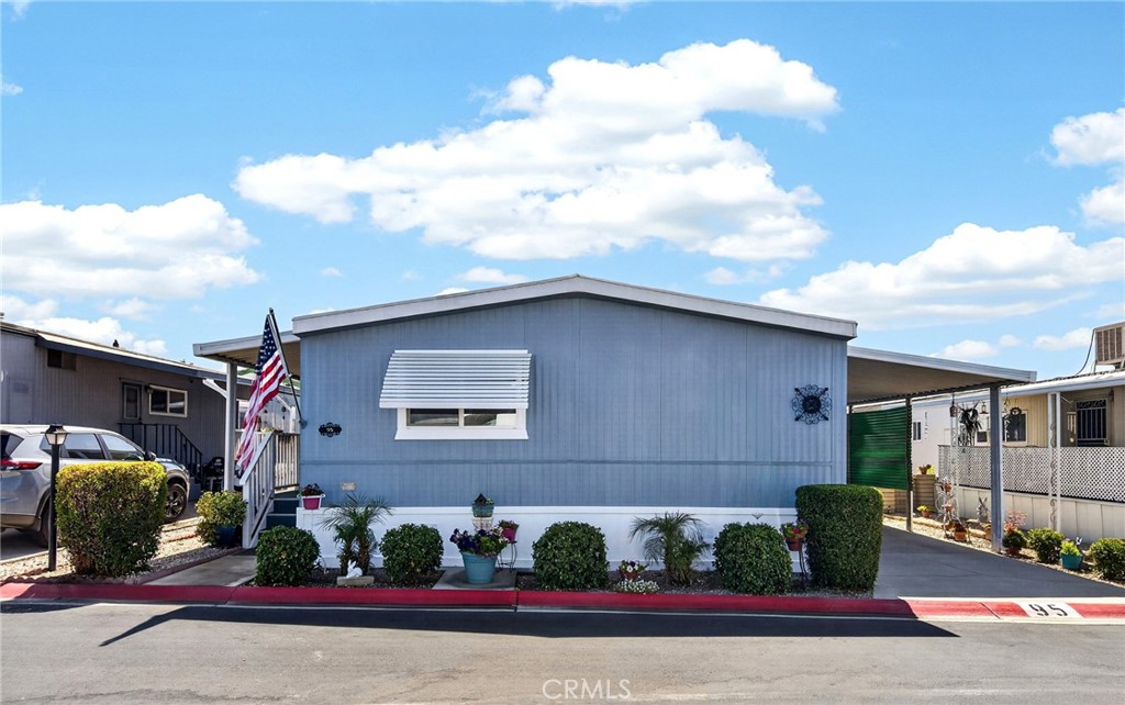 main property photo 0