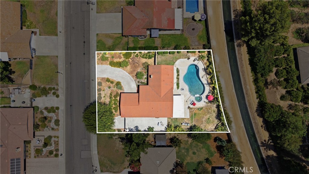 main property photo 59