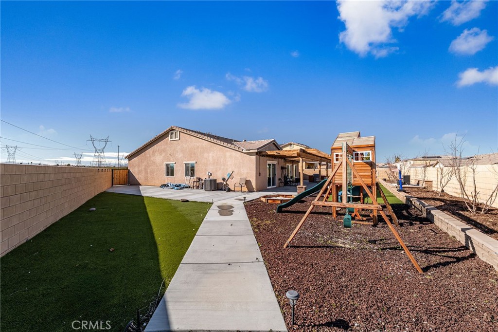 main property photo 16